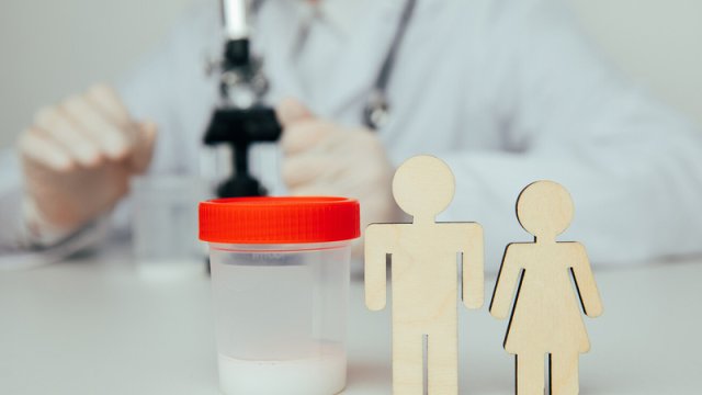 Həkim nikotinli saqqızların hamilə qalma ehtimalına təsirini açıqladı