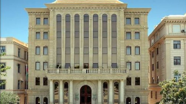 Nəsimi Rayon İcra Hakimiyyəti iki avtomobilini hərraca çıxarır
