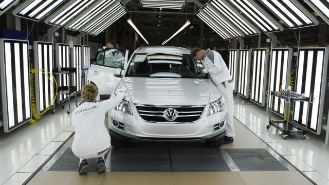 "Volkswagen" böhrana görə Almaniyada dörd zavodunu bağlayacaq