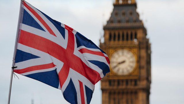 Avropa ölkəsi qaçqınları pulları geri qaytarmağa məcbur edəcək