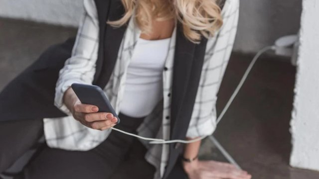 Telefonu enerji yığarkən istifadə etmək olarmı?
