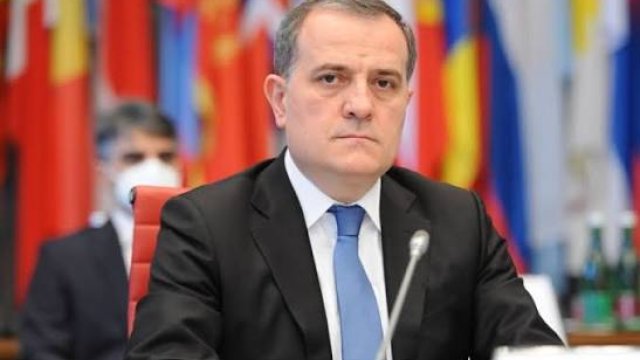 Ceyhun Bayramov Rusiyaya getdi