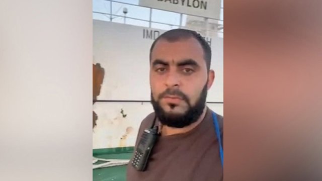 Daha bir gəmi hücuma məruz qaldı - Azərbaycanlılar xilas edildi