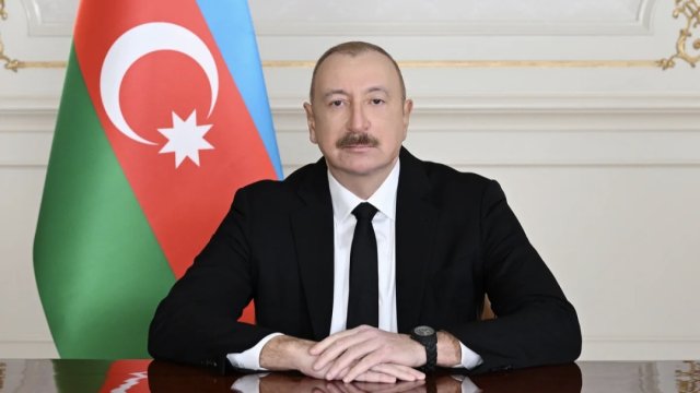 İlham Əliyev həmkarını təbrik etdi