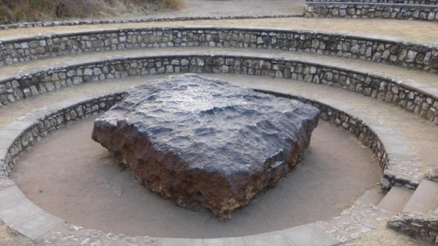 Yerdəki ən böyük meteorit: 60 tonluq "Hoba" niyə nəhəng krater yaratmayıb?
