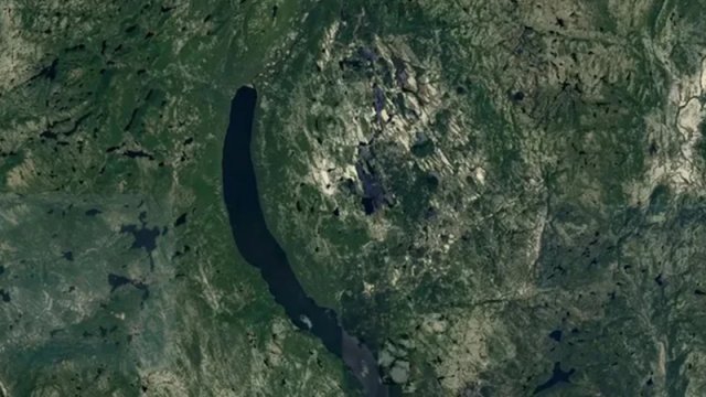 "Google Maps"də aşkar edilən nəhəng izin arxasından 390 milyon illik meteorit krateri tapıldı
