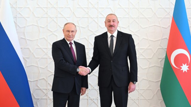 
Vladimir Putin Prezident İlham Əliyevə zəng etdi
