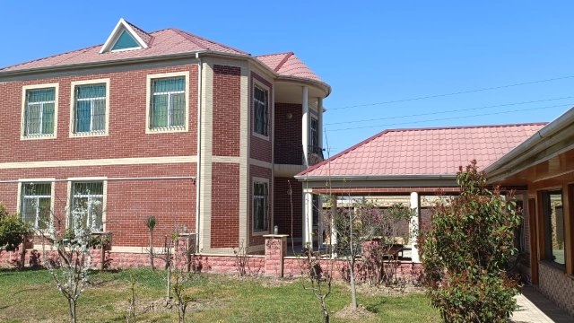 Novxanının ən hündür və bahalı ərazisində dəbdəbəli villa satılır - FOTOLAR