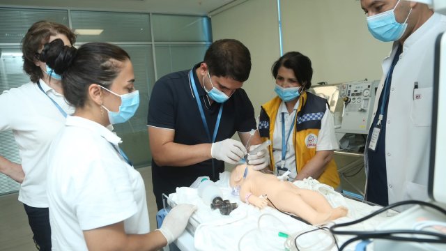 Yeni Klinikada neonatal reanimasiya üzrə simulyasiya təlimi keçirilib &ndash; FOTOLAR