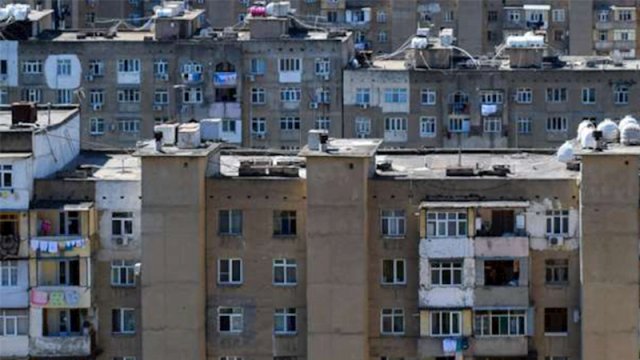 Azərbaycanda yaşayış evlərinin 65%-i 1946-1990-cı illərdə tikilib