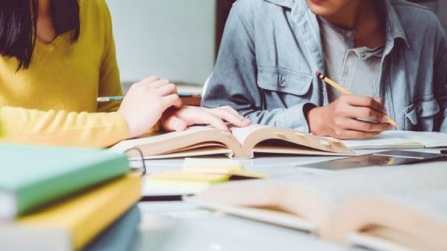 Repetitorluq məktəbi əvəz edir?