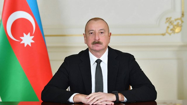 Prezident həmkarını təbrik etdi