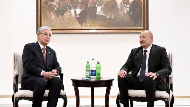 İlham Əliyevin Qazaxıstan Prezidenti ilə görüşü keçirildi - YENİLƏNİB