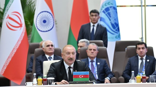"Ermənistanla birlikdə yeni yerüstü nəqliyyat kommunikasiyalarının yaradılması üzərində çalışırıq"