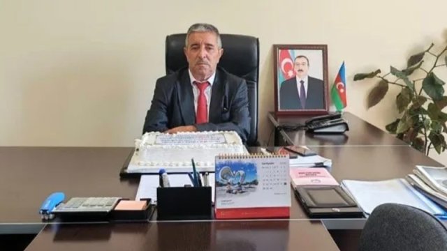 İdarə rəisi təqaüdə göndərildi