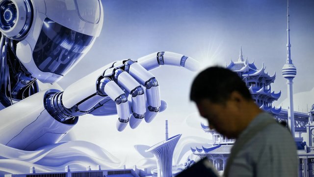 Çinli nazir süni intellektin ölkə üçün təhlükələrindən danışdı