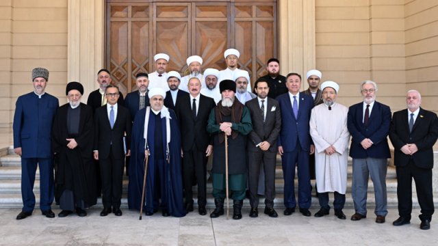 Prezident Bakıda keçirilən beynəlxalq konfransların iştirakçılarını qəbul etdi - FOTO