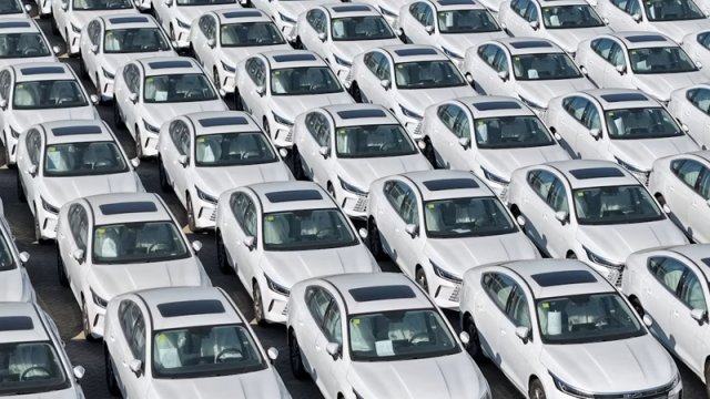 FT: Aİ Çindən hibrid avtomobillərin ixracını məhdudlaşdırmağı tələb edir