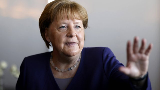 Merkel Merzin partiyasına uğursuz seçkidən sonra məsləhət verdi