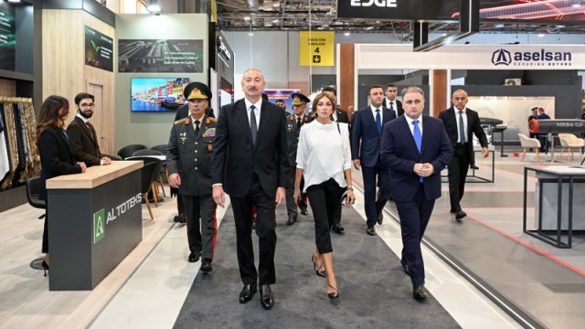 Prezident və birinci xanım "ADEX 2026" və "Securex Caspian" sərgiləri ilə tanış oldu - FOTO