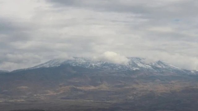 Ağrı dağına qar yağdı