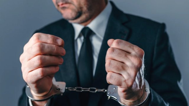 Bakıda vətəndaşın evini söküb pul verməyən şirkət rəhbəri həbs edildi