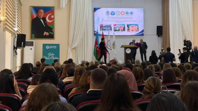 Türkiyə və Azərbaycanın ortaq dil və ədəbiyyat irsi Bakıda bir araya gəldi