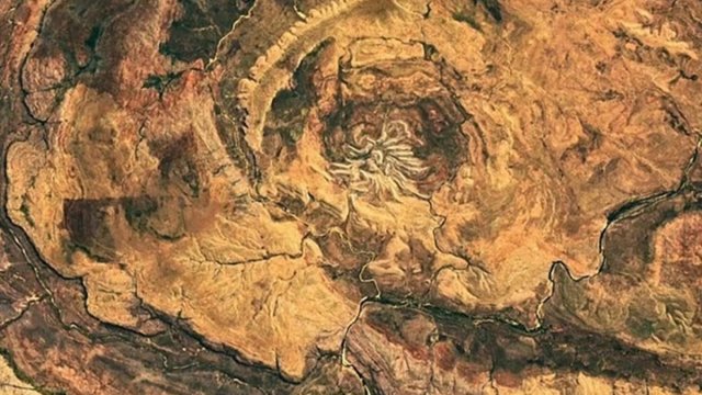 NASA tərəfindən görüntüləndi: Kosmosdan baxdıqda nəhəng hörümçəyə bənzəyir