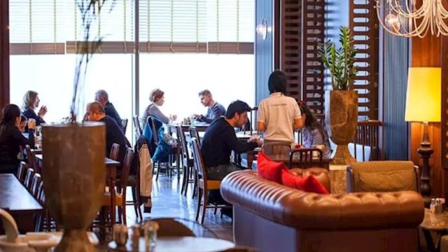 İnsanlar kafe-restoranlarda ən çox hansı aylarda pul xərcləyirlər?