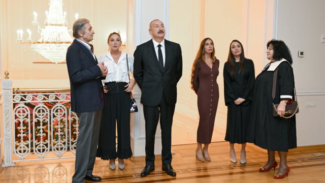 Prezident və ailə üzvləri "Mənim Abşeronum: Üstə gəl" sərgisi ilə tanış oldu - FOTO