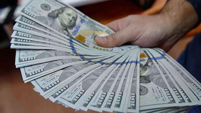 Azərbaycanda dollar alışının artmasının səbəbi nədir?
